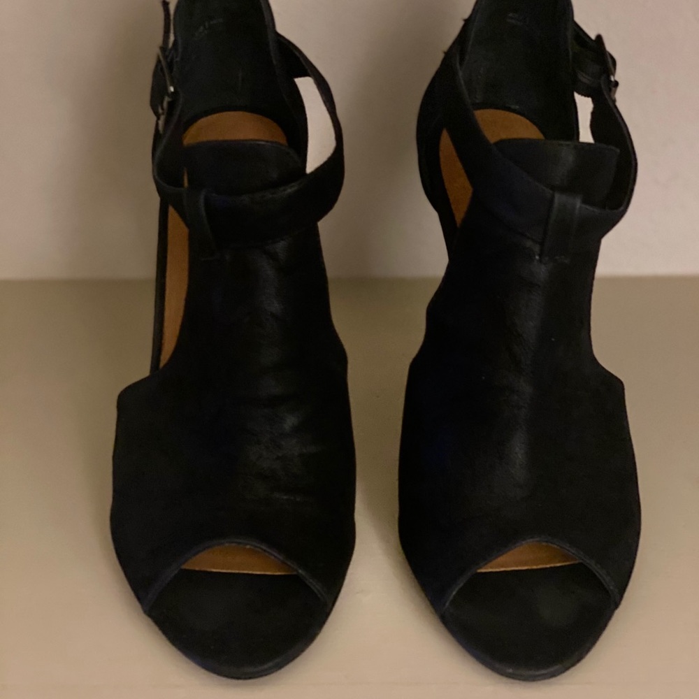Chinese Laundry black nubuck heel sandal